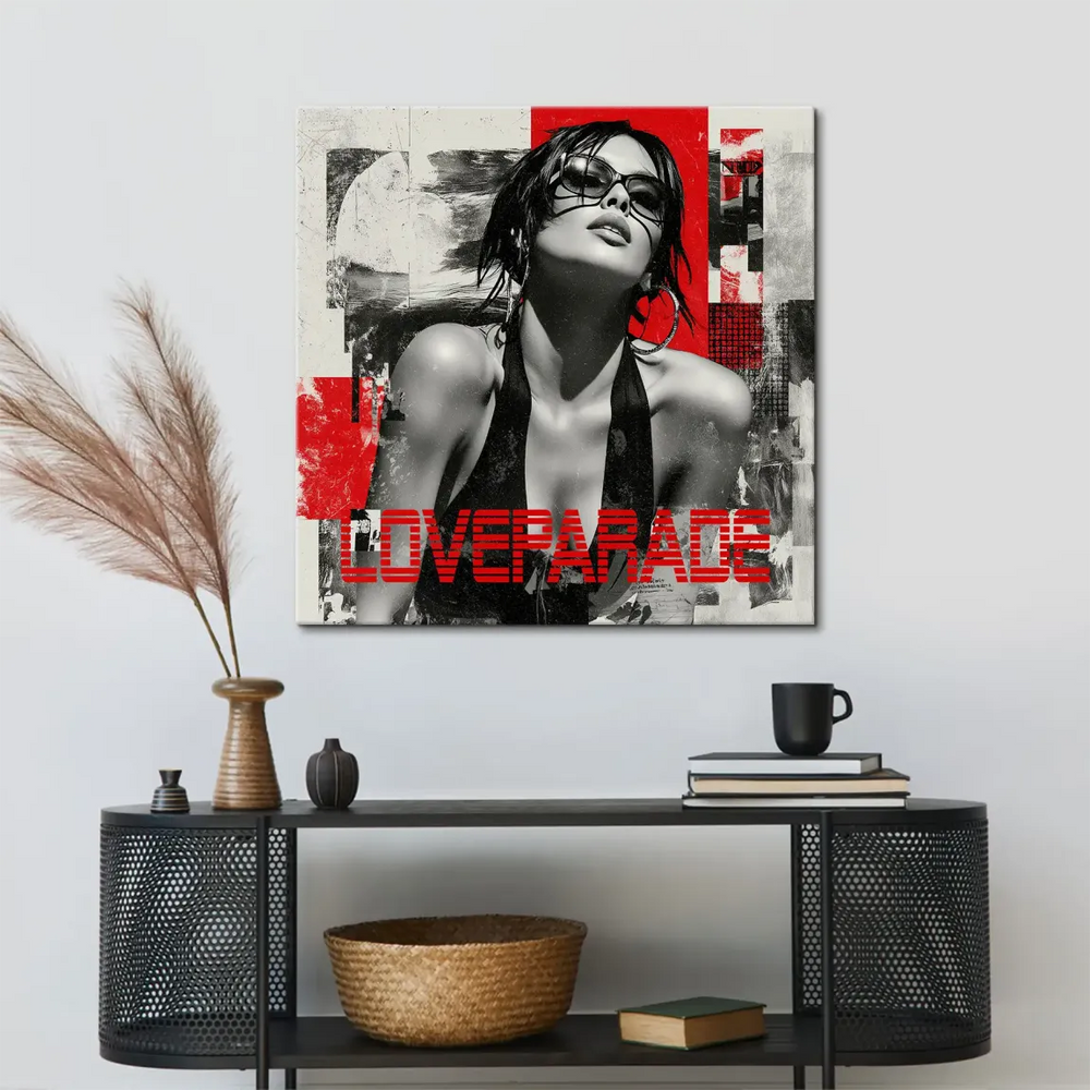 Modern wall art in Pop Art and Glamour style, suitable for contemporary living rooms and creative spaces.