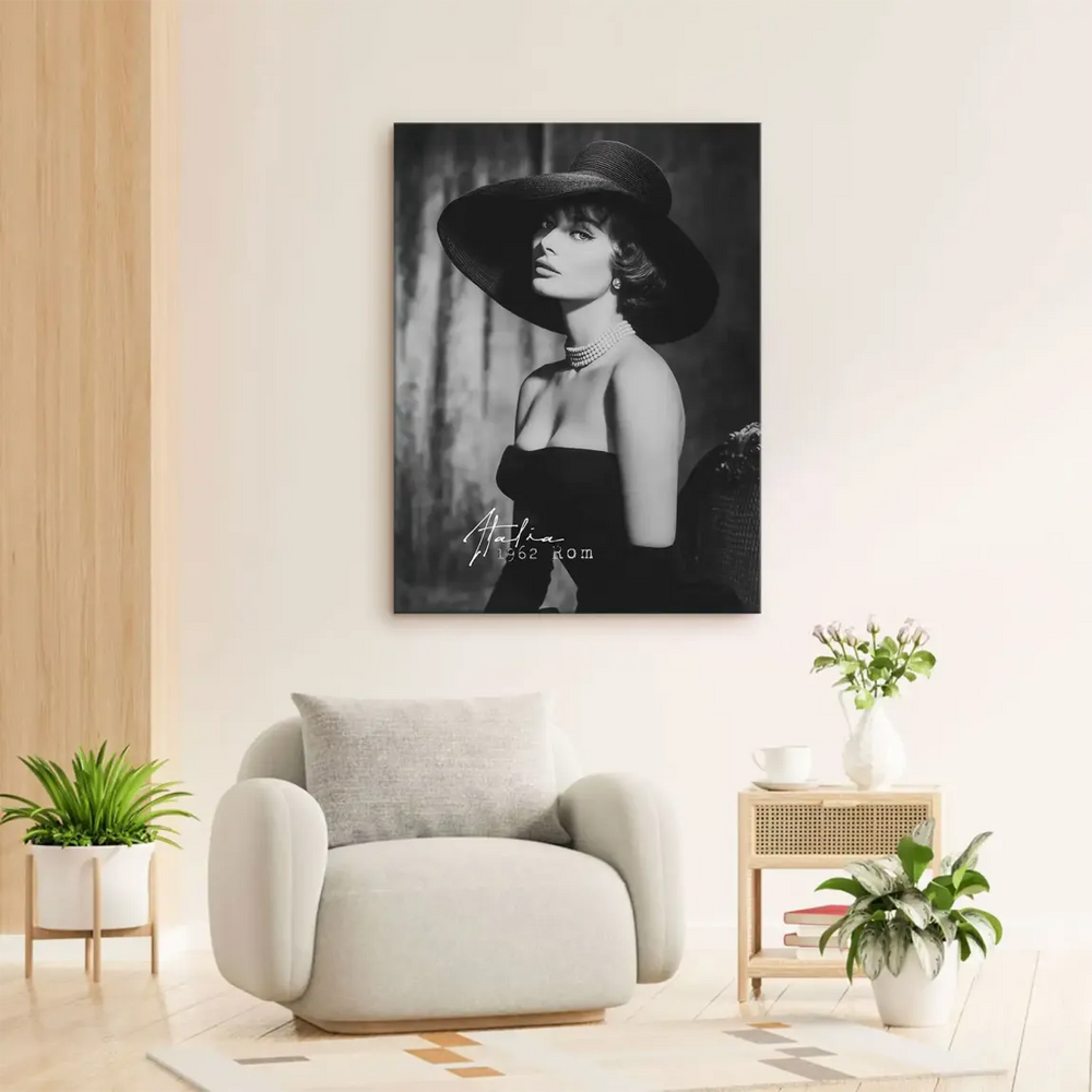 Iconic glamorous fashion photograph from 1960s Italian cinema